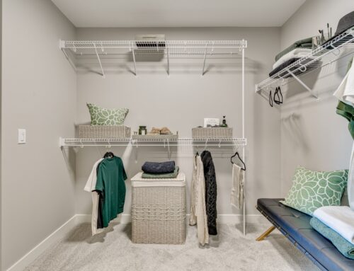 Legacy – Walk-In Closet