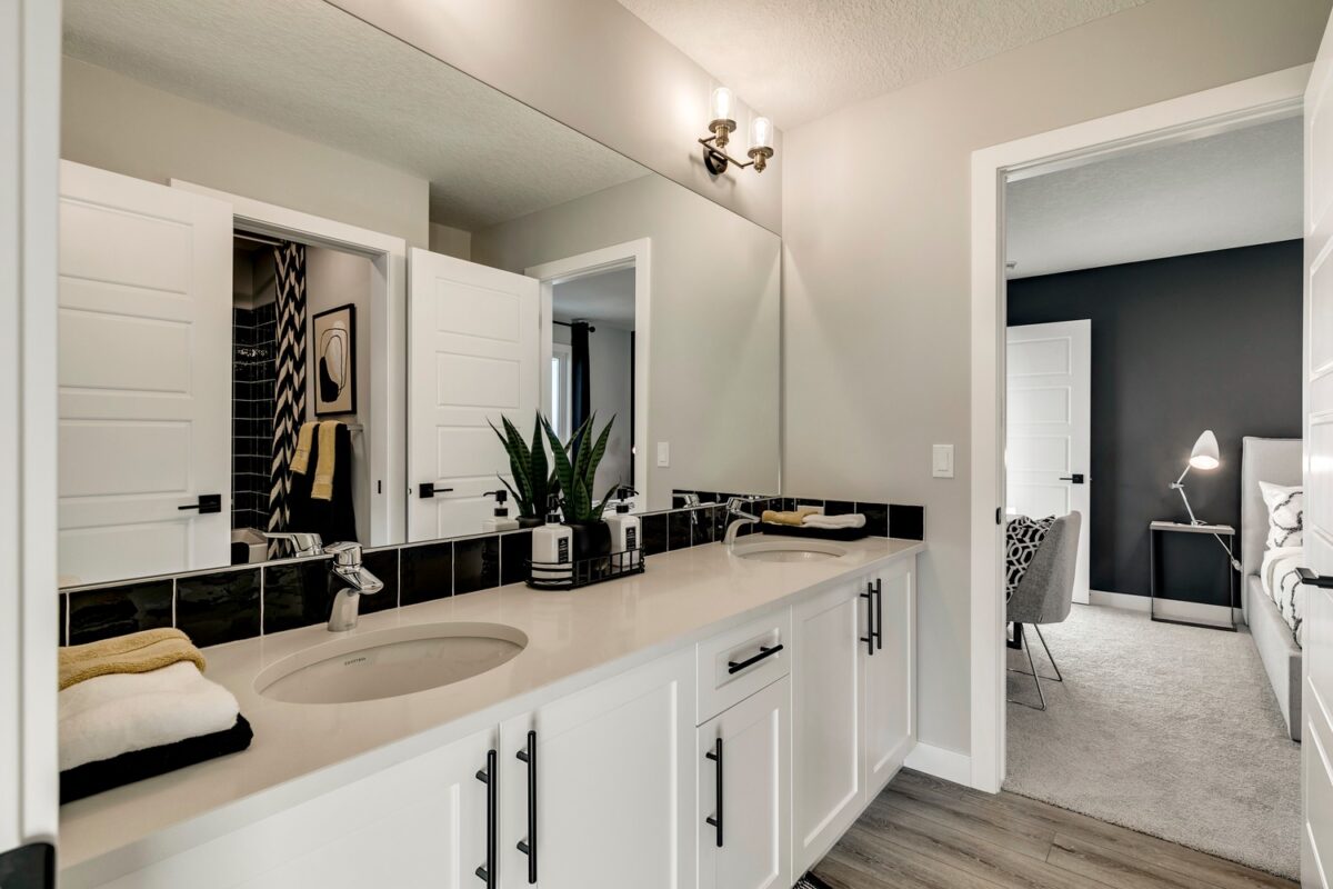 Dawson's Landing Chestermere New Quick Possession Homes