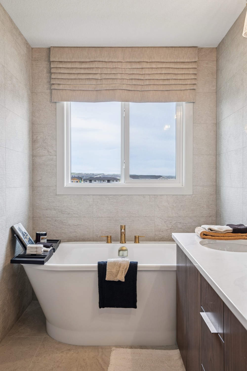 20260615-21 Amblestone Cres NW-176_sm